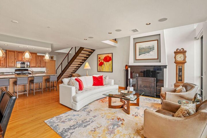 Property Photo:  311 E Erie St 425  WI 53202