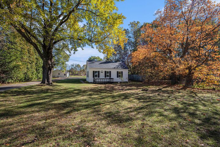 3741 Riverside Rd  Benton Harbor MI 49022 photo