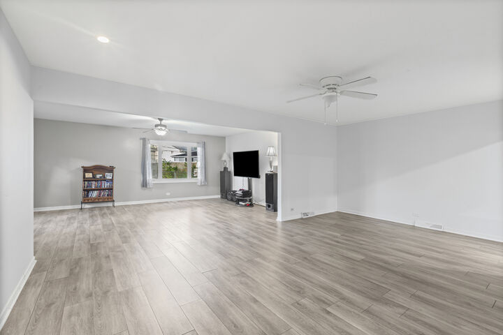 Property Photo:  7664 Willow Avenue  IL 60517 