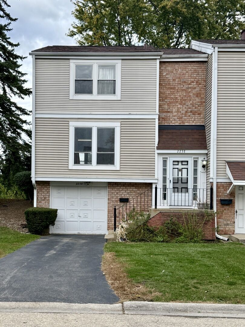 Property Photo:  2238 Clifton Place  IL 60169