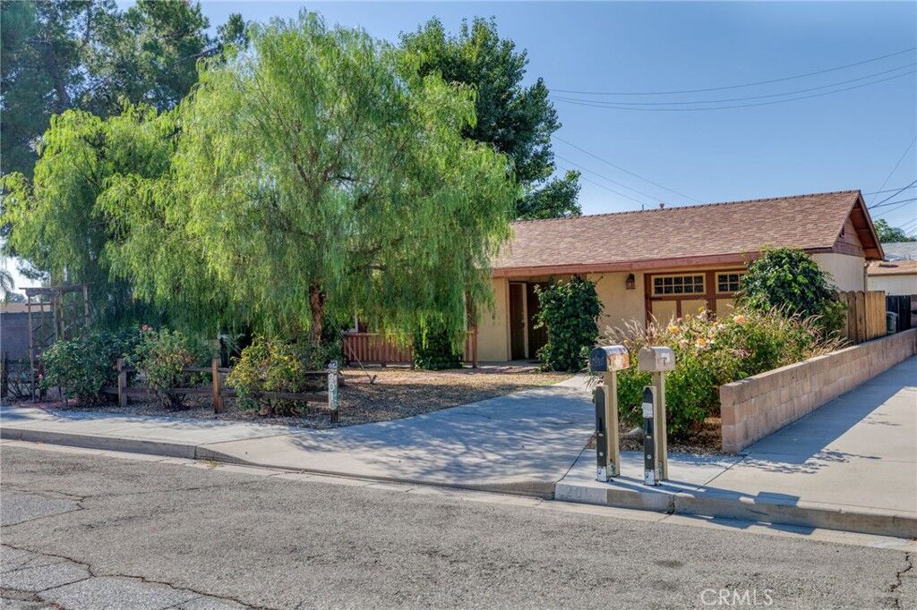 Property Photo:  201 Monte Vista  CA 92544