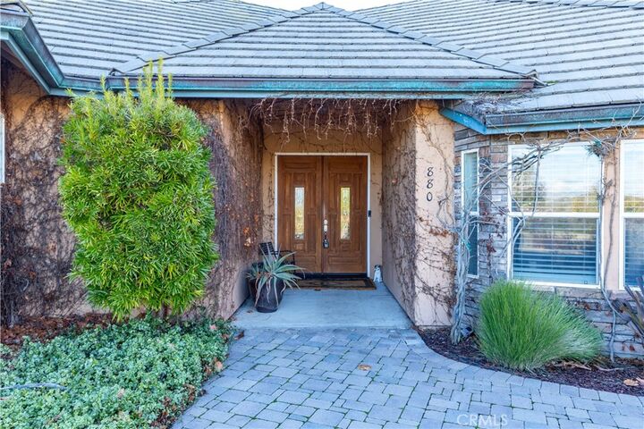 Property Photo:  880 Tracy  CA 93465 