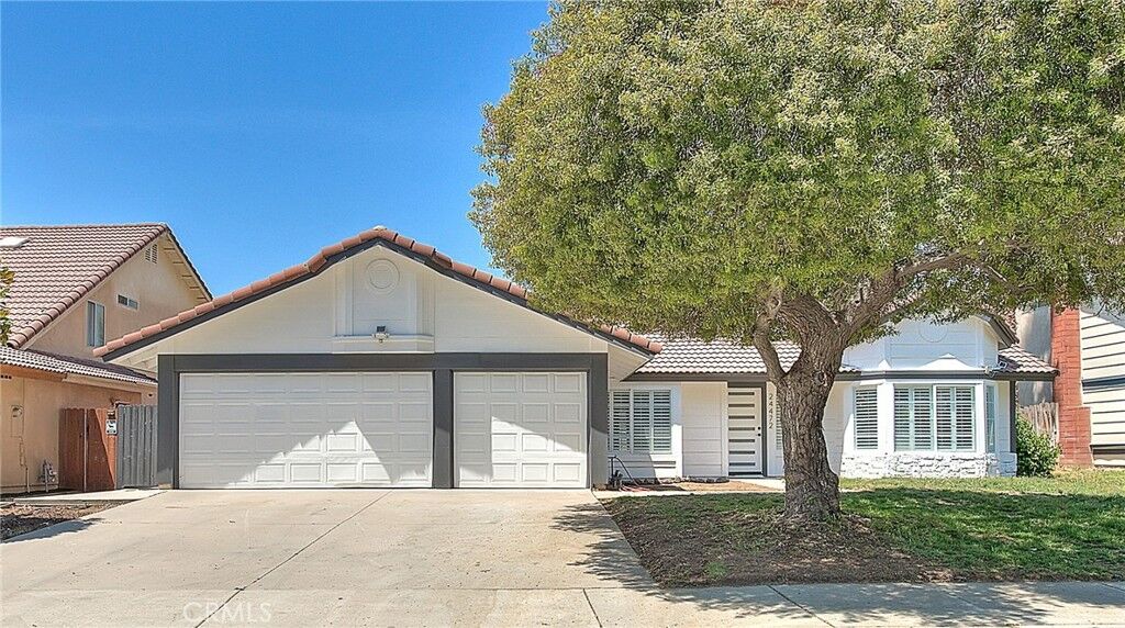 Property Photo:  24472 Old Country  CA 92557