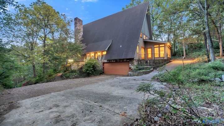 Property Photo:  2707 Churchill Drive SE  AL 35801