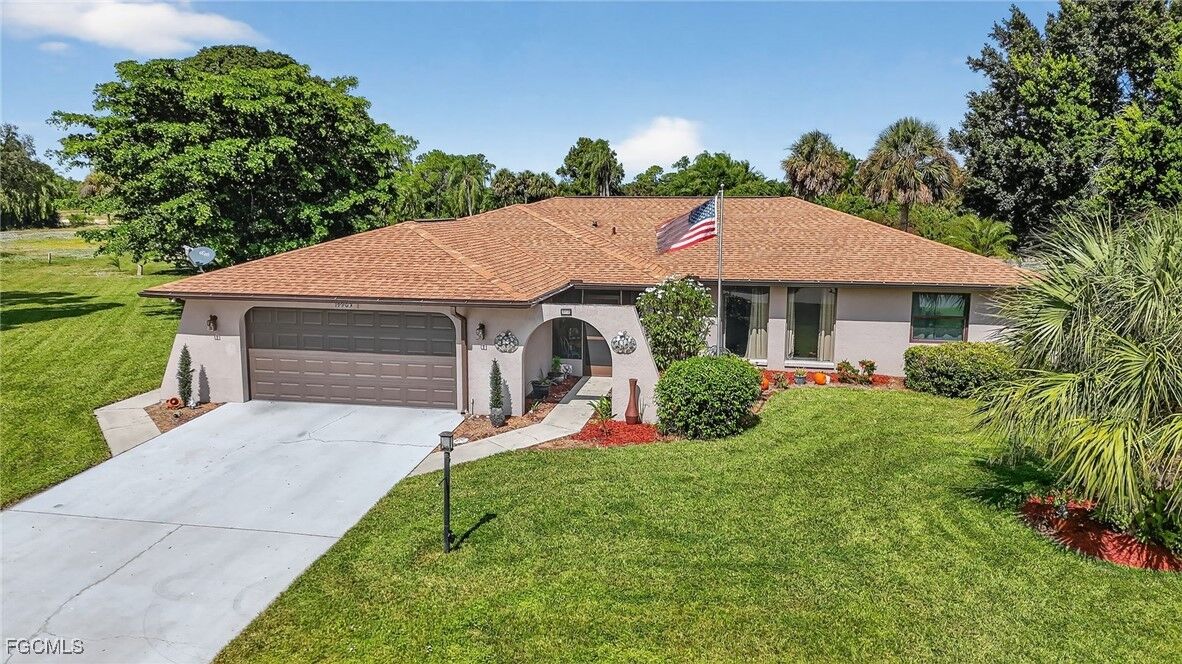 Property Photo:  19903 Lake Vista Circle N  FL 33936