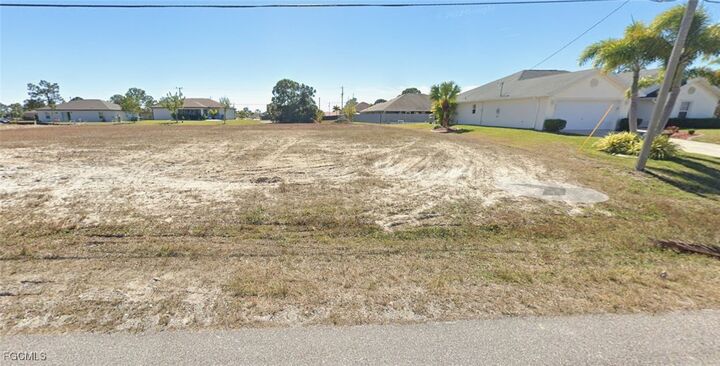 Property Photo:  2416 NW 28th Terrace  FL 33993