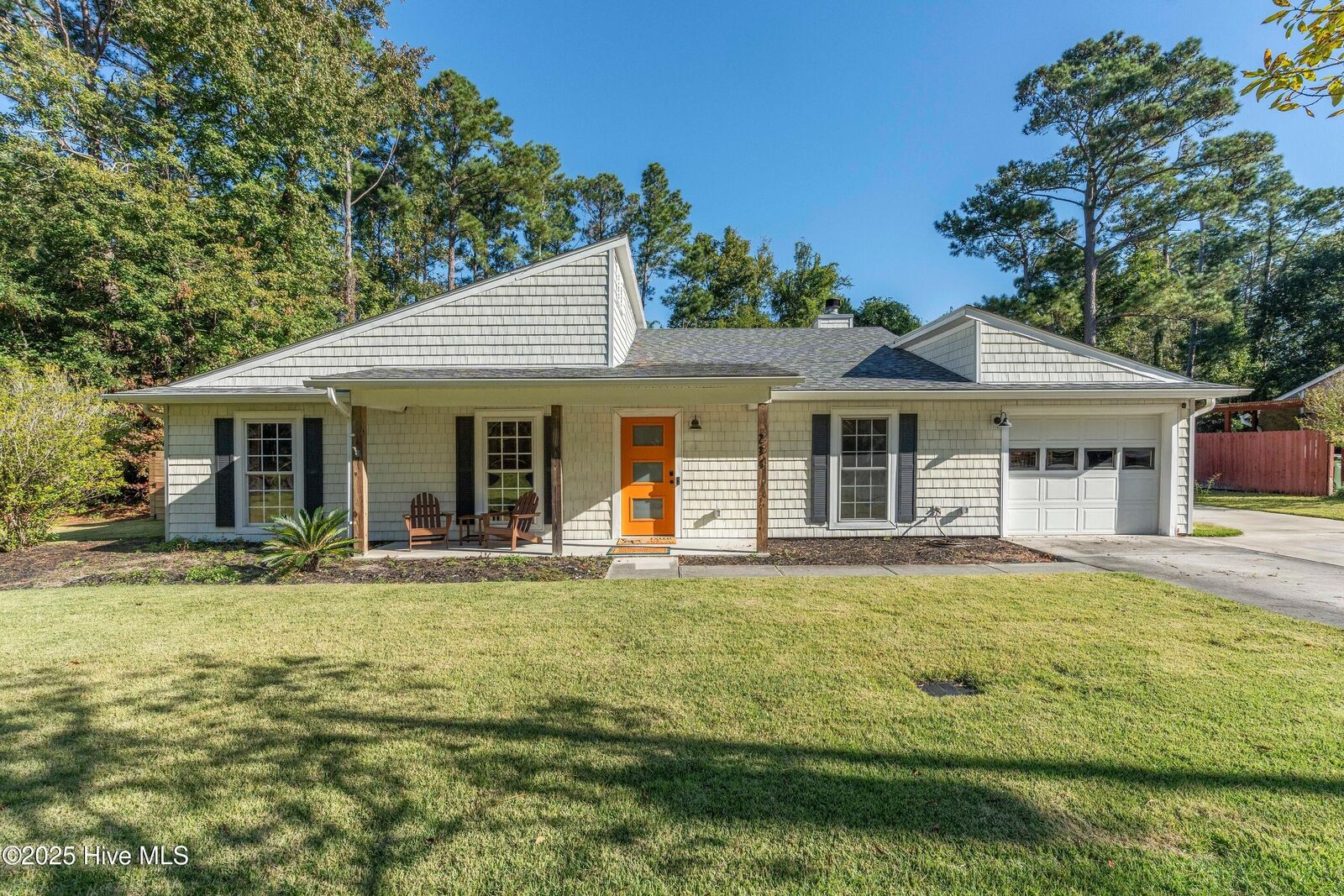 Property Photo:  234 Colony Circle N  NC 28409 