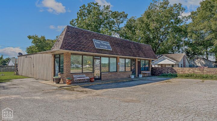 Property Photo:  1017 S Airbase Highway  AR 72315 