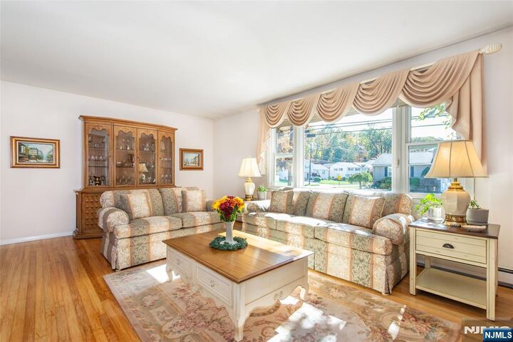 Property Photo:  190 Meadowbrook Avenue  NJ 07465