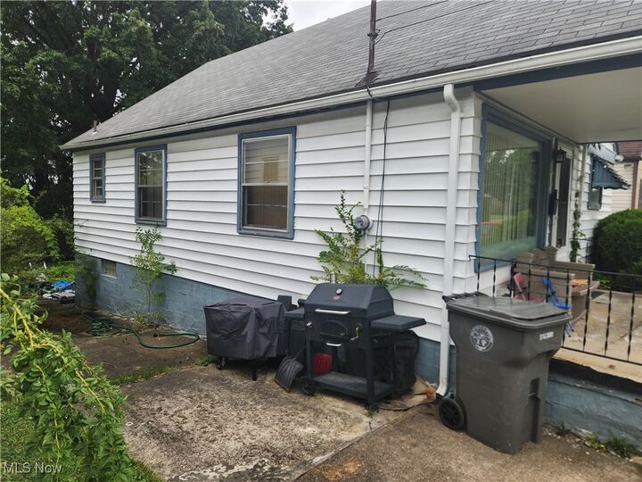 Property Photo:  564 Miller Street  OH 44502 