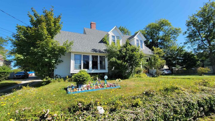 18 Parade Street — photo 1
