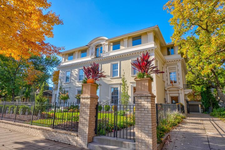 Property Photo:  421 Summit Avenue #3  MN 55102