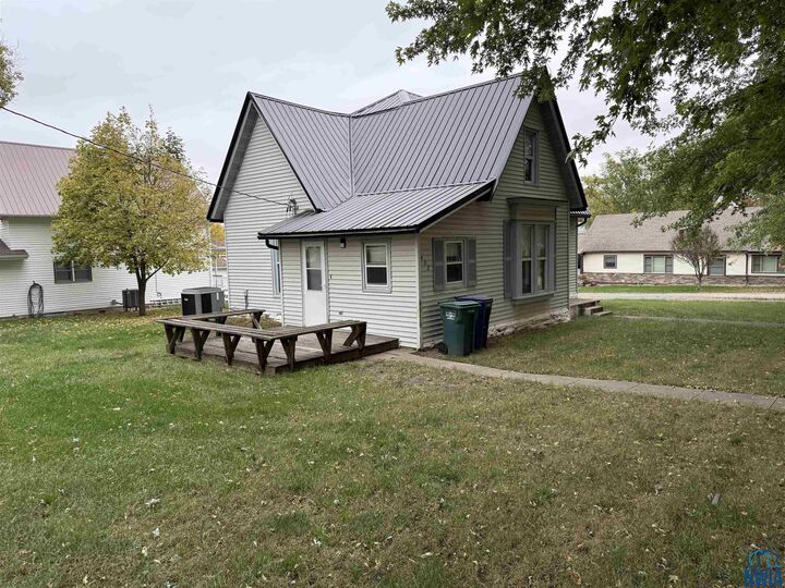 Property Photo:  402 5th Street  IA 51027