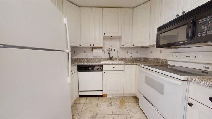 Property Photo: 164 Galen St 88 MA 02472