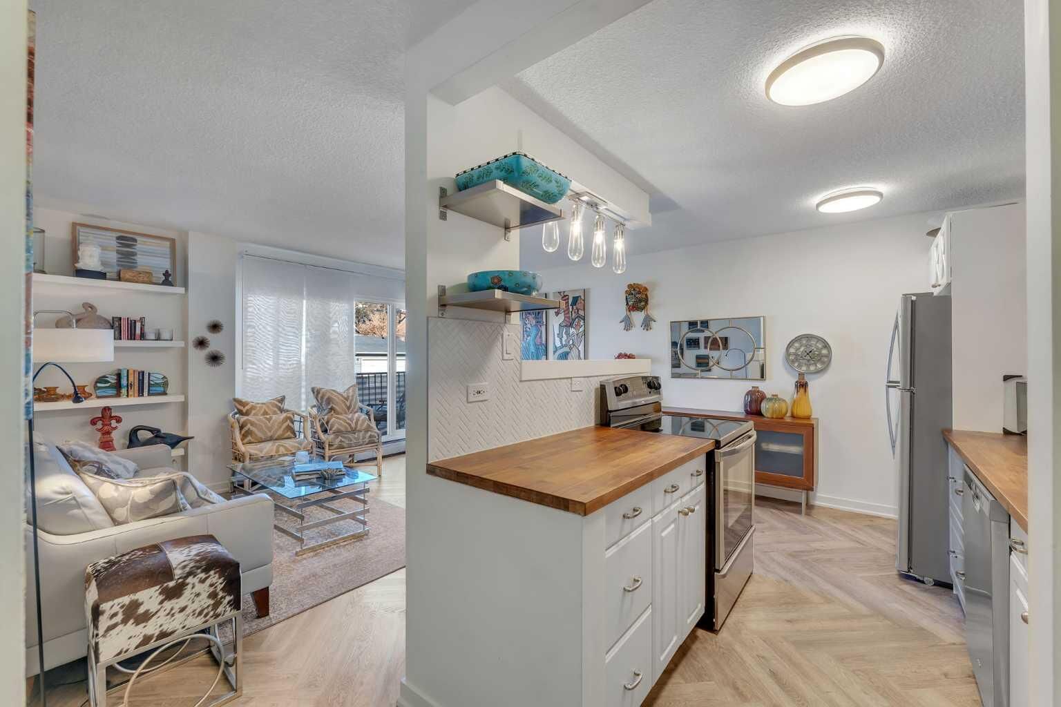 Property Photo: 1626 14 Avenue SW 205 AB T3C 0W5