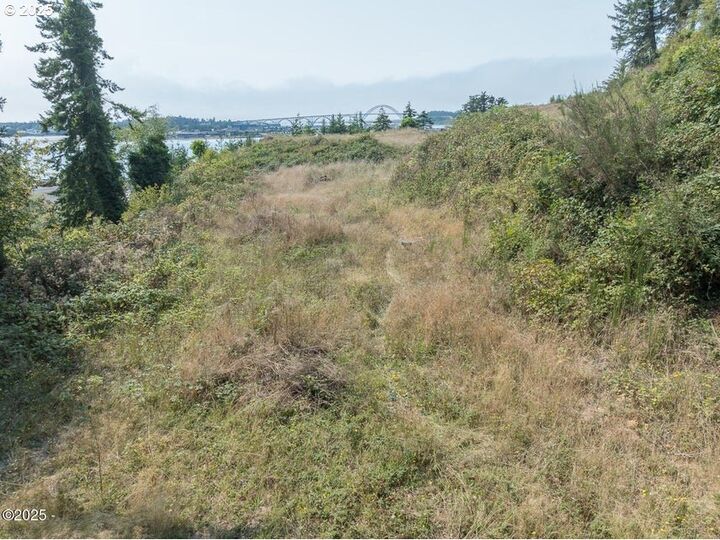 Property Photo: 800 Niemi Ct OR 97365