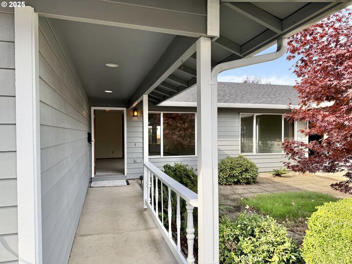 Property Photo:  221 Washougal River Rd  WA 98671