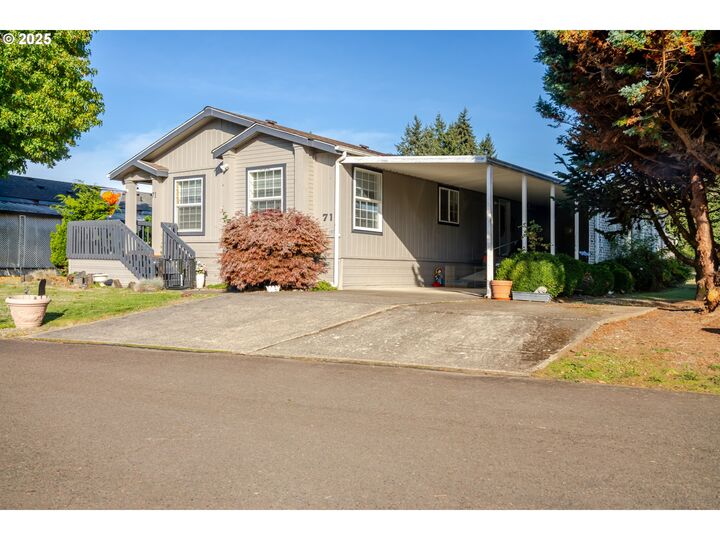 Property Photo: 38129 Weirich Dr OR 97355