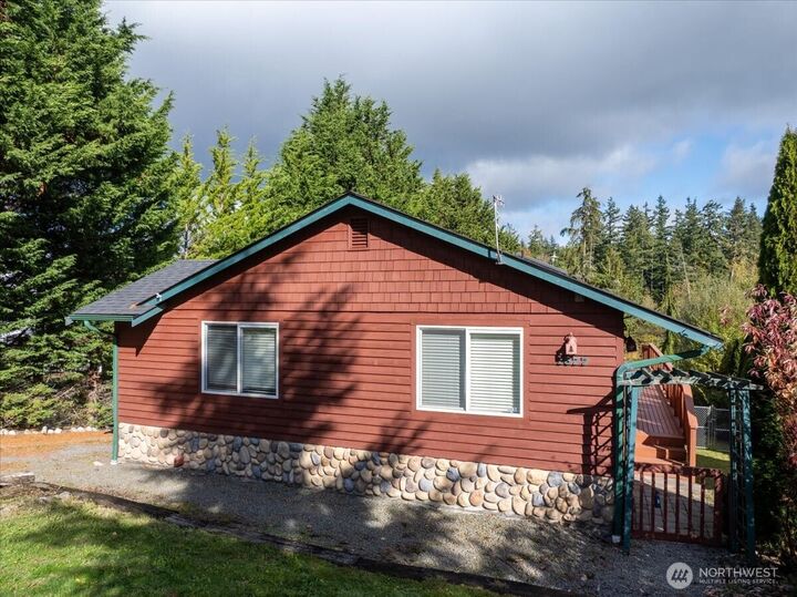 Property Photo:  1577  Silver Fir Drive  WA 98282
