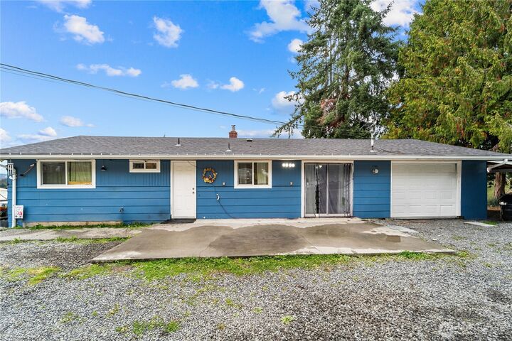 Property Photo:  2215  Sunnyside Boulevard  WA 98258