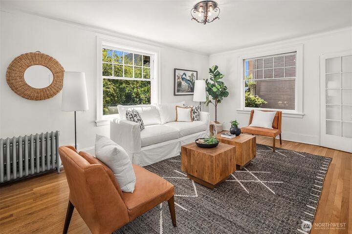 Property Photo:  321  Boylston Avenue E 303  WA 98102