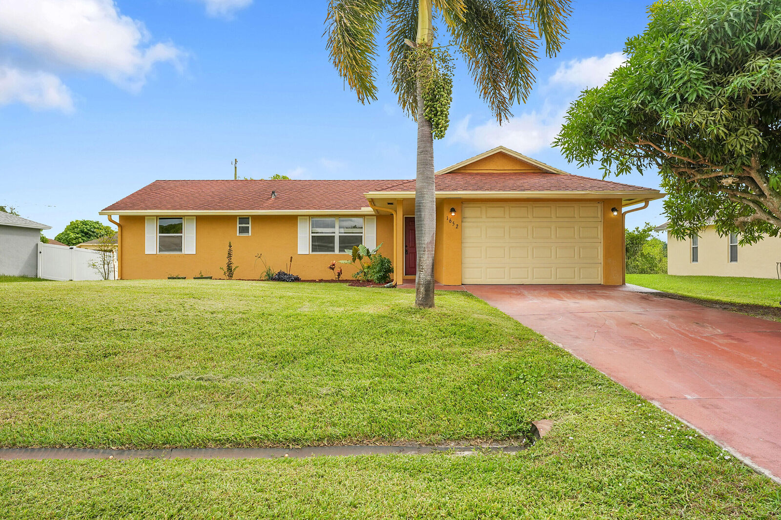 Property Photo:  1652 SW Crawford Avenue  FL 34953 