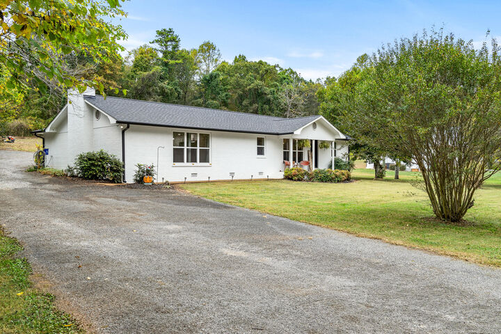 Property Photo:  1650 County Road 700  TN 37303