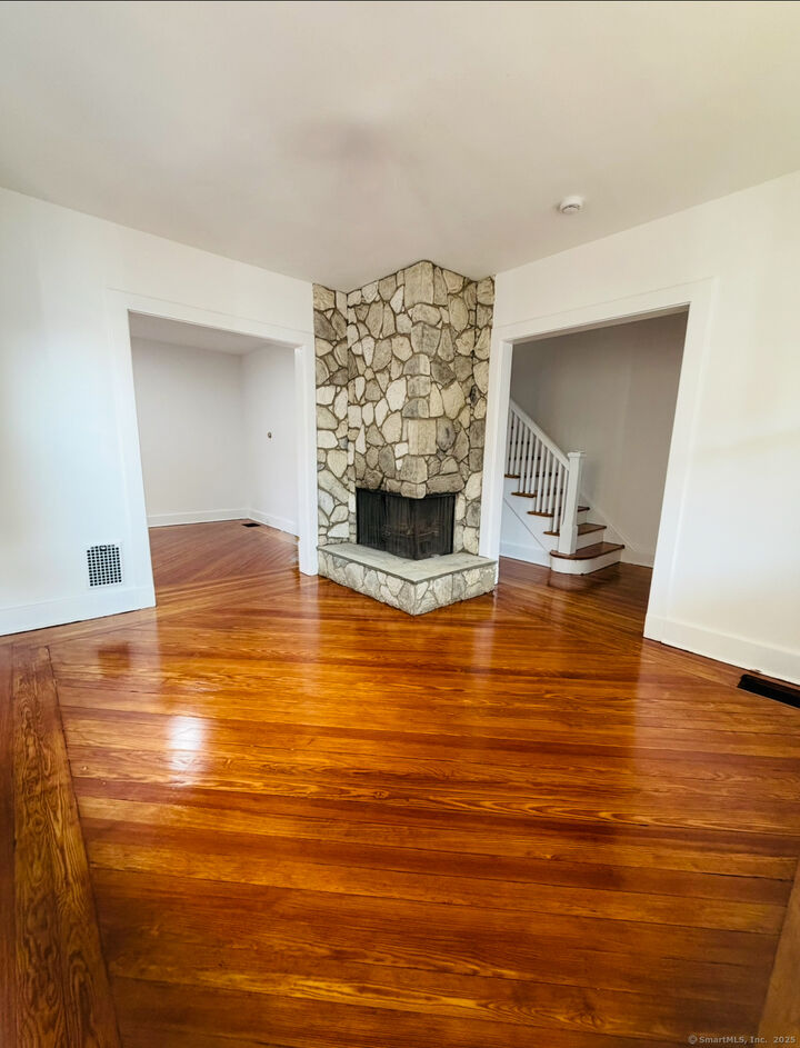 Property Photo:  400 East Avenue  CT 06610