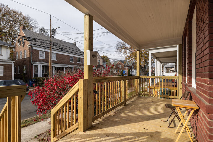 Property Photo:  400 East Avenue  CT 06610 