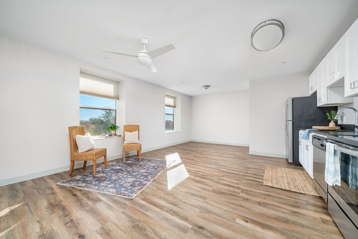 Property Photo:  170 Ridge Road 304  CT 06109 