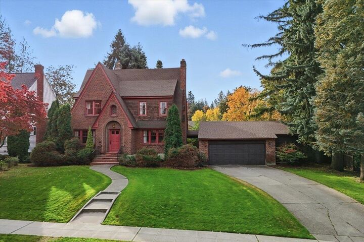 1016 E Overbluff Rd  Spokane WA 99223 photo