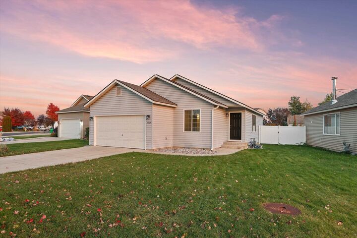 Property Photo:  7717 S Blackberry St  WA 99004