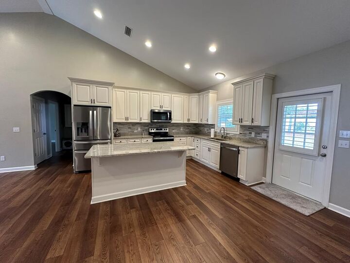 Property Photo:  2511 Stonebridge Rd.  AL 36301 