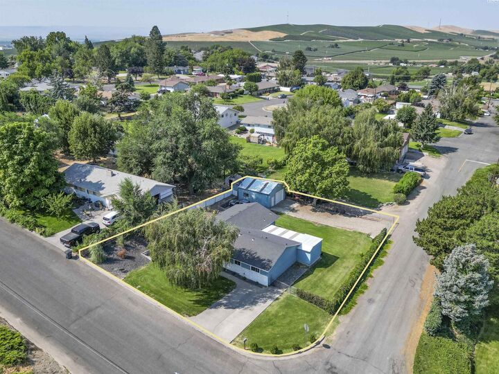 1005 Taylor St  Sunnyside WA 98944 photo