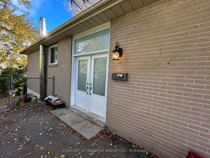 Photo de la propriété:  765 Greenfield Crescent Main  ON L3Y 3B2