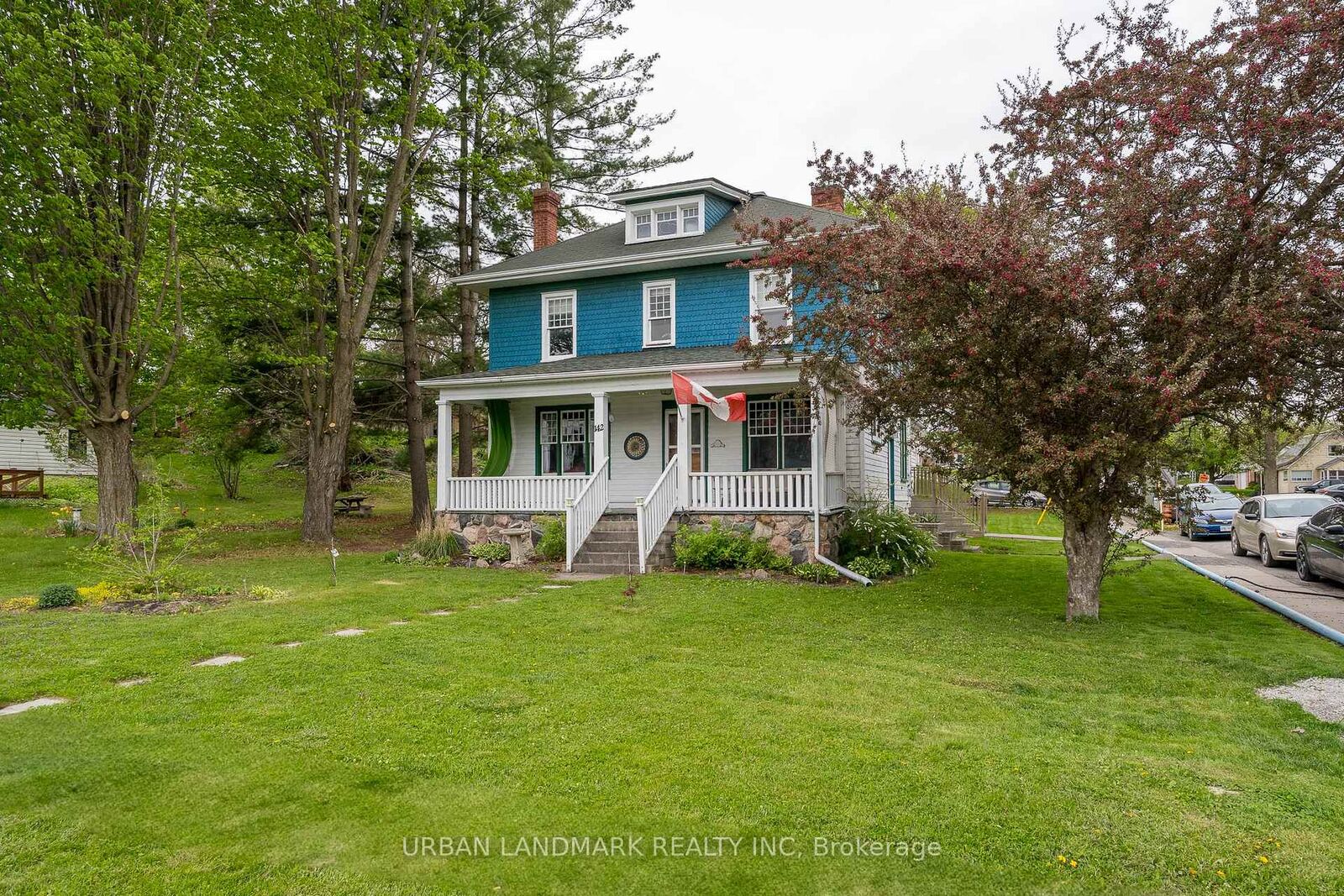 Property Photo:  142 St Lawrence Street E  ON K0K 2K0 