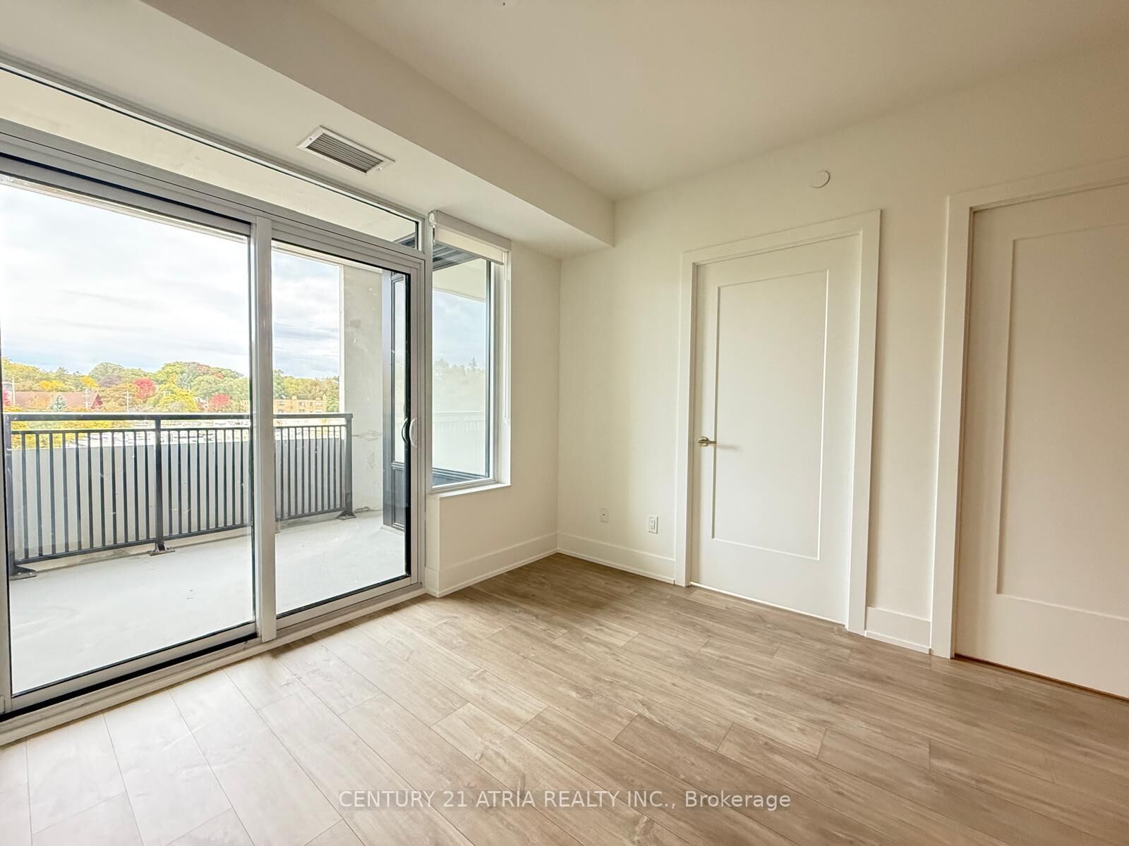 Photo de la propriété:  259 The Kingsway N/A 411  ON M9A 0G2 