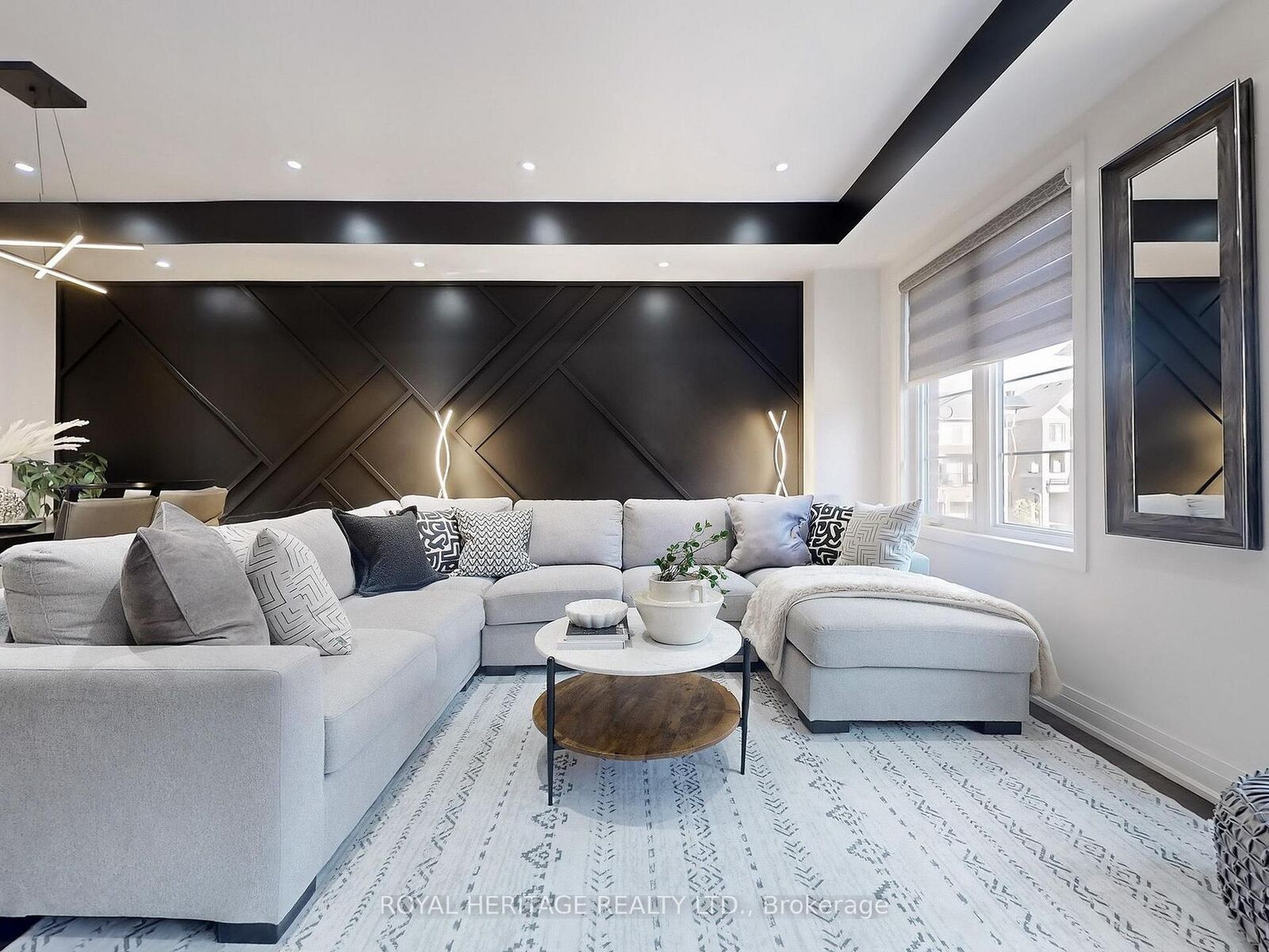 Photo de la propriété:  24 Waterside Way  ON L1N 0N1 