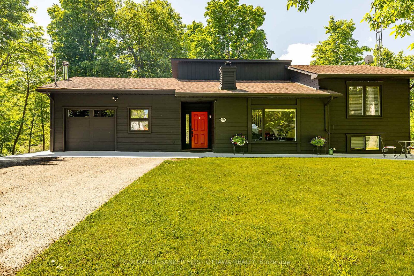 Property Photo: 6779 Roger Stevens Drive ON K7A 4S6