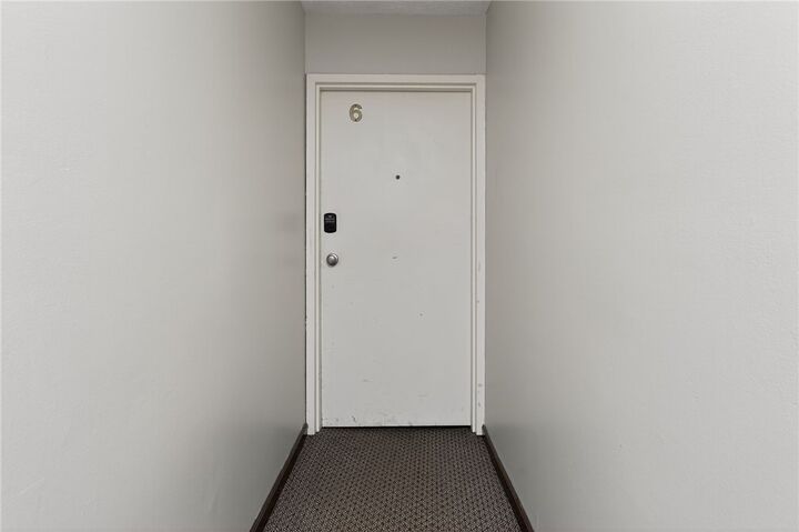 Property Photo:  5523 Ellsworth Ave 6C  PA 15232 