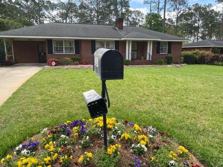 Property Photo:  2124 Robinhood Road  GA 31707 