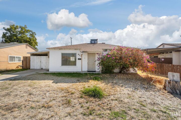 Property Photo: 923 Townsley Avenue CA 93304