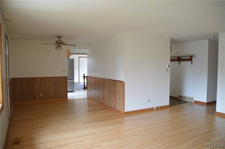 Property Photo:  1296 Greenbrier Lane  NY 14120