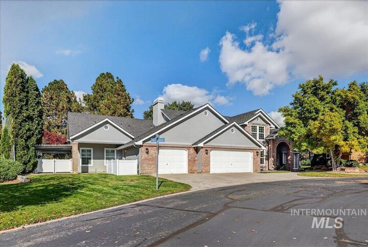 Property Photo: 898 N Nicklaus Lane ID 83616