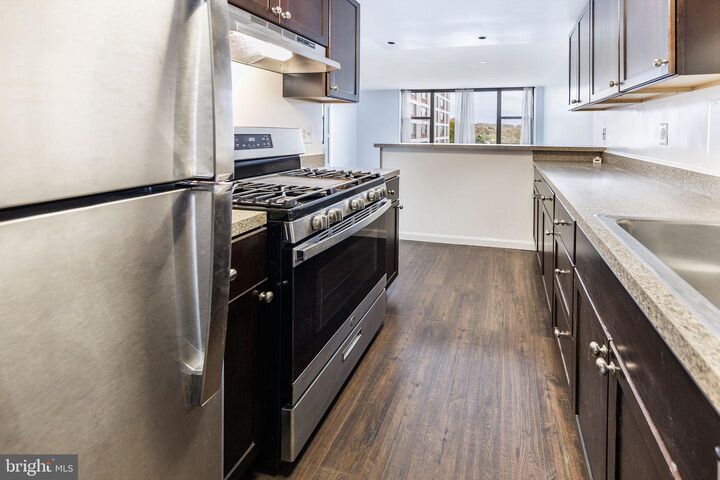 Property Photo:  4600 Duke Street 622  VA 22304