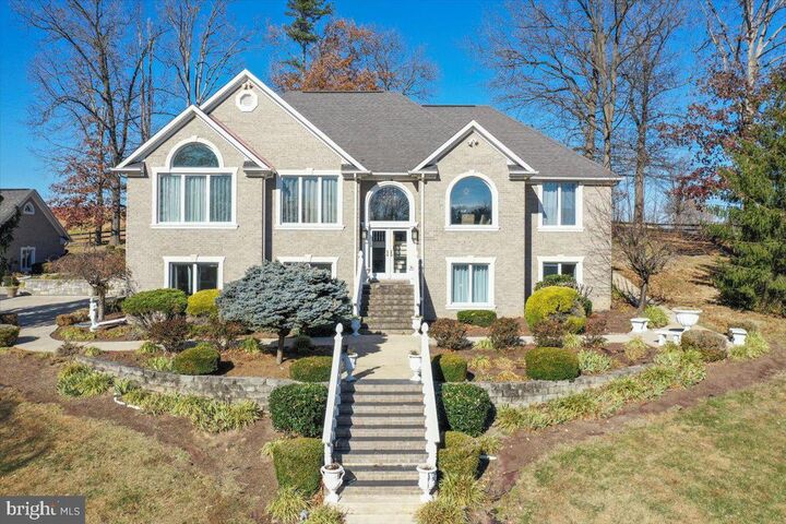 Property Photo: 100 Cottage Drive VA 22835