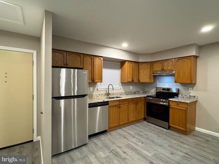 312 Meadow Woods Lane  Lawrence NJ 08648 photo