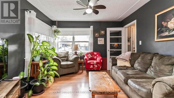 Property Photo:  20 Emery Street West  ON N6J 1R4 