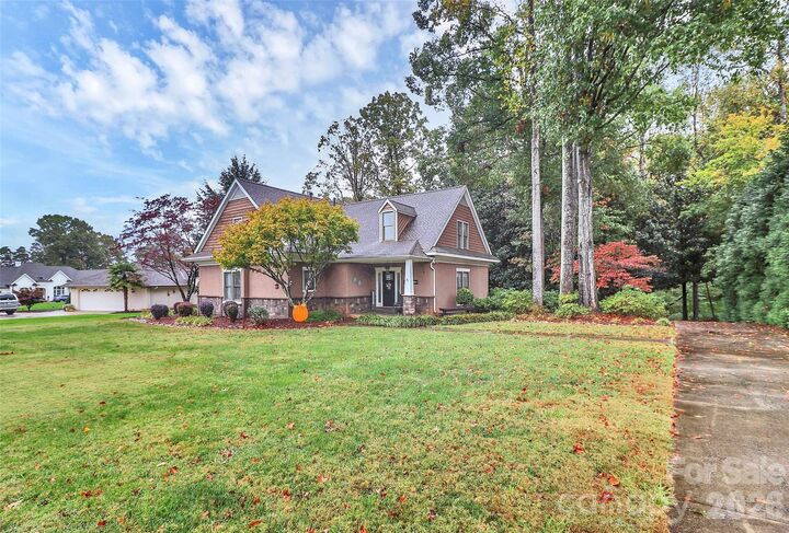 Property Photo:  911 Weymouth Drive  NC 28056 