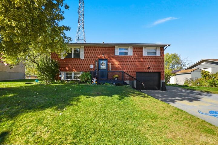 Property Photo:  807 Dunaway Street  OH 45342 